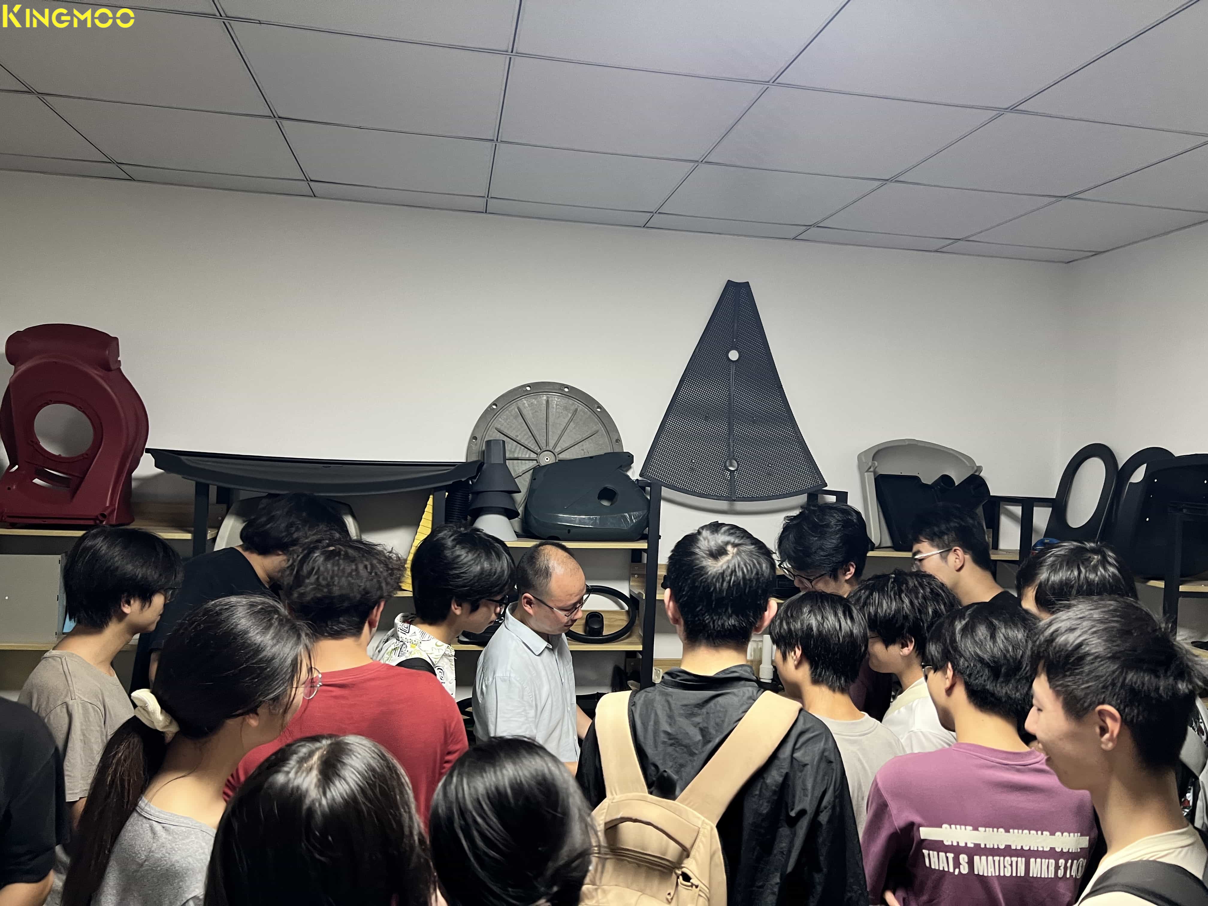 炸裂！華僑大學(xué)師生組團涌進金沐改性塑料廠！